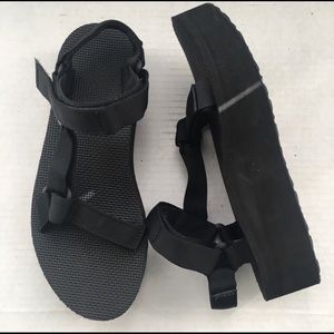 Black Teva Flatform Universal Sandals - Size 7